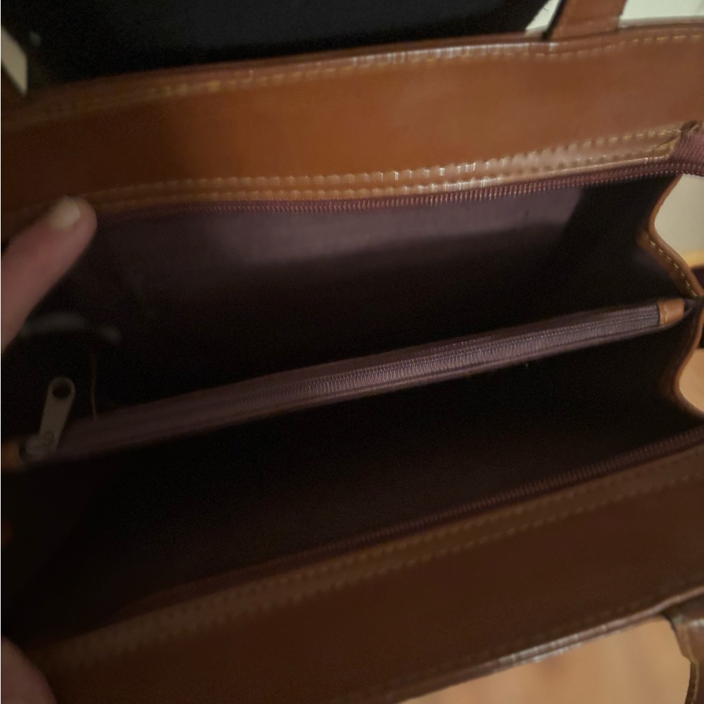 MODA ITALIANA CARMEL COLORED MESSENGER BAG - Picture 4 of 6